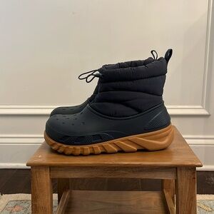 Unisex Crocs Winter Boots men’s 8/women’s 10